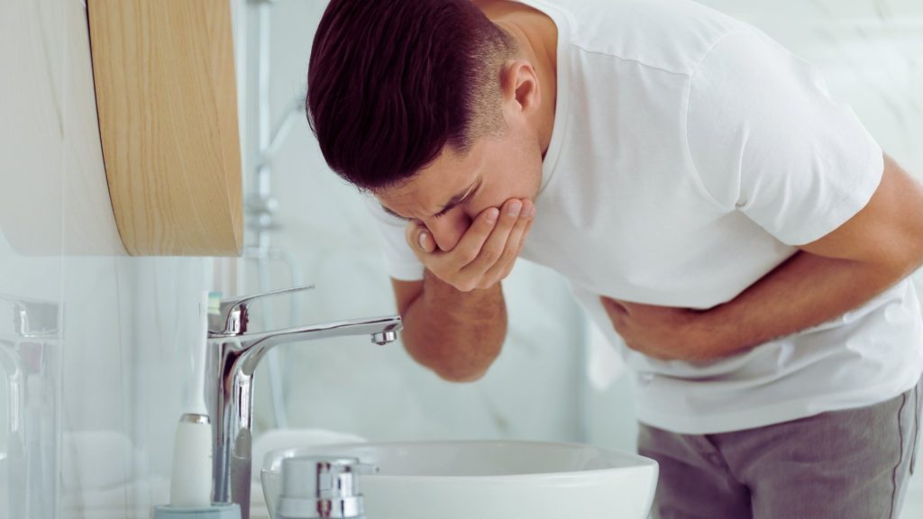 Severe nausea and vomiting associated with cannabinoid hyperemesis syndrome