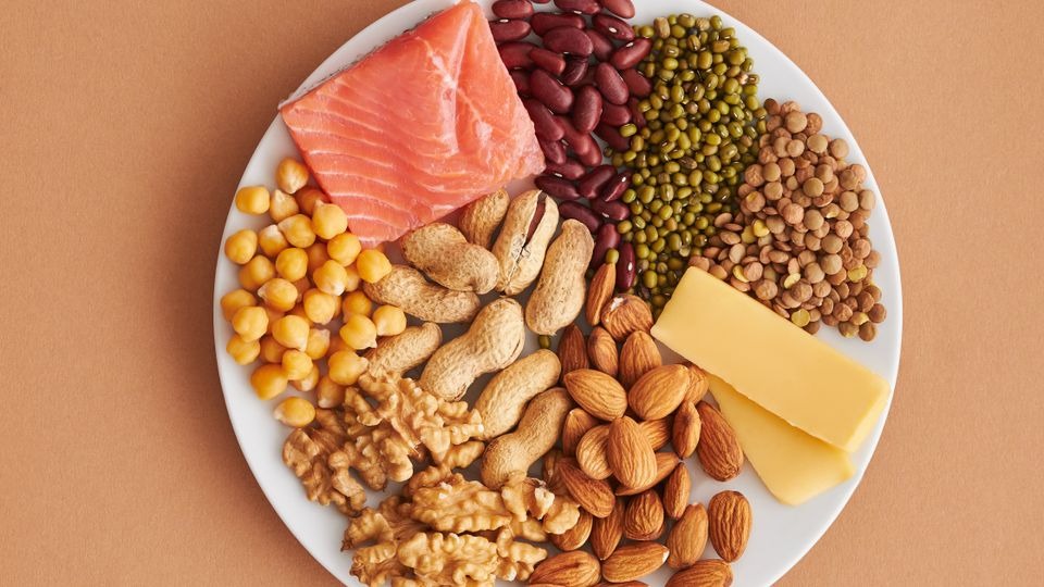  Nutritious meal and vitamin supplements supporting thiamine repletion in wet brain treatment.